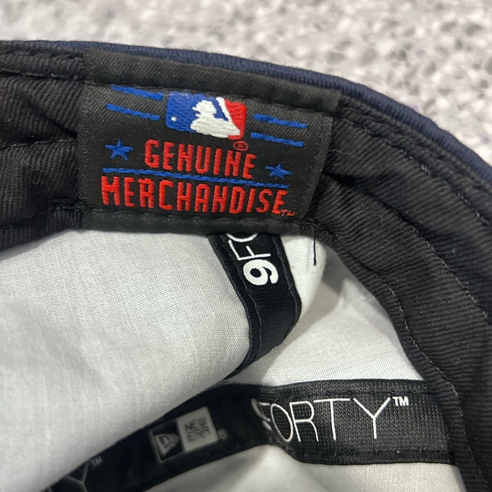 New Era Yankees Youth Two-Tone Navy and Gray Cap with Red Logo - Picture 7 of 9